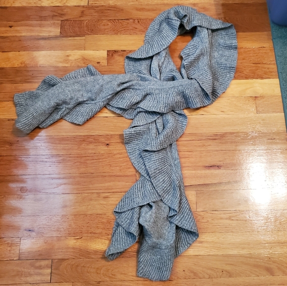 Gray Ruffle Scarf - Picture 3 of 4